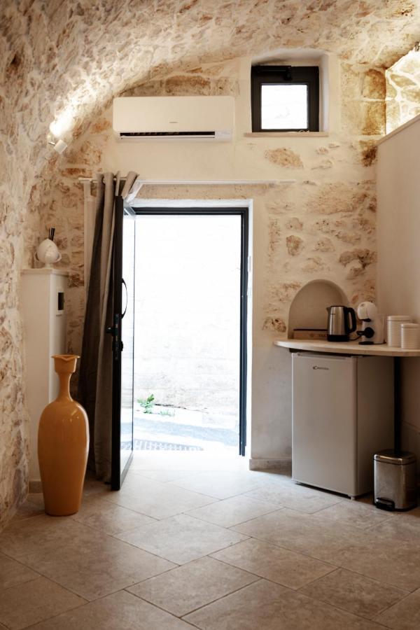 White Room Ostuni Bagian luar foto