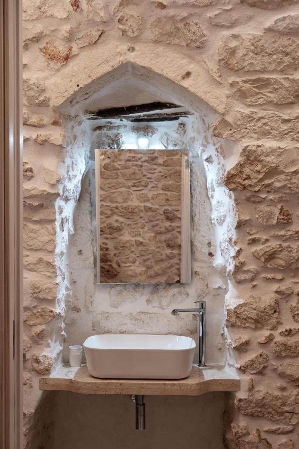 White Room Ostuni Bagian luar foto