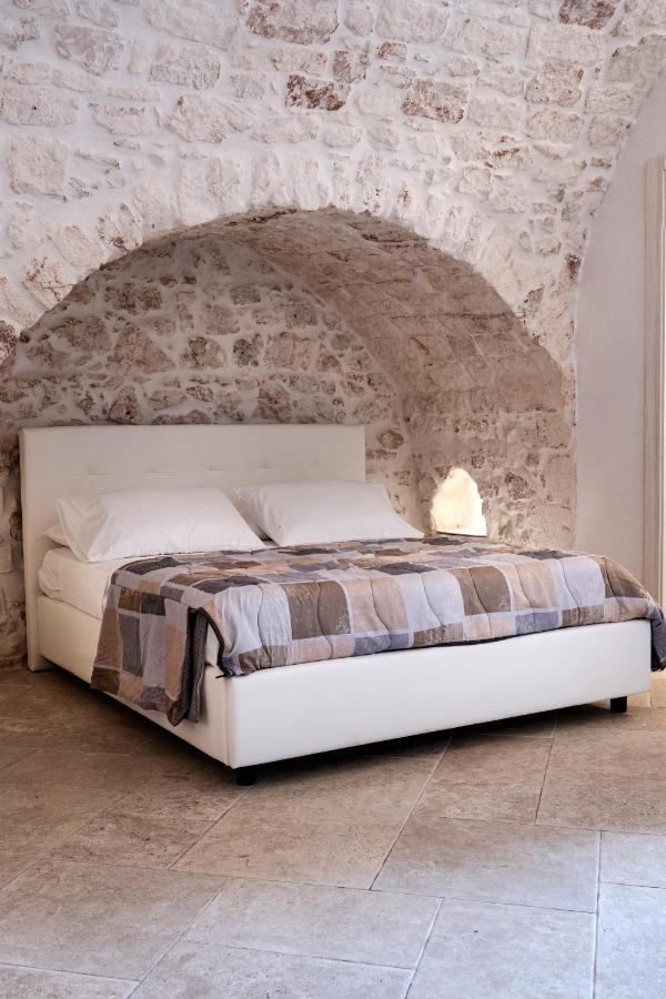 White Room Ostuni Bagian luar foto