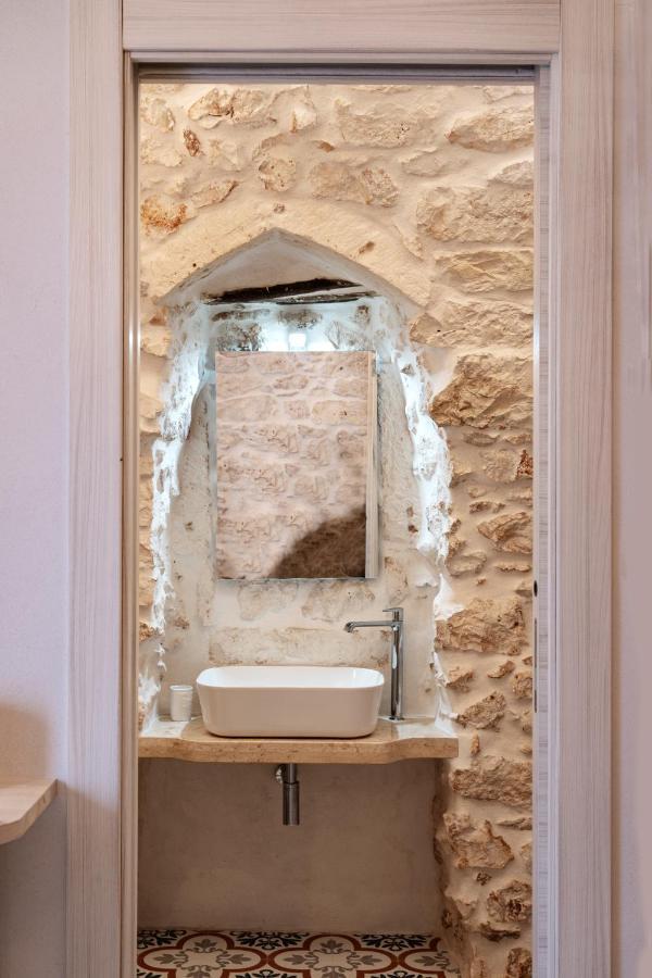 White Room Ostuni Bagian luar foto