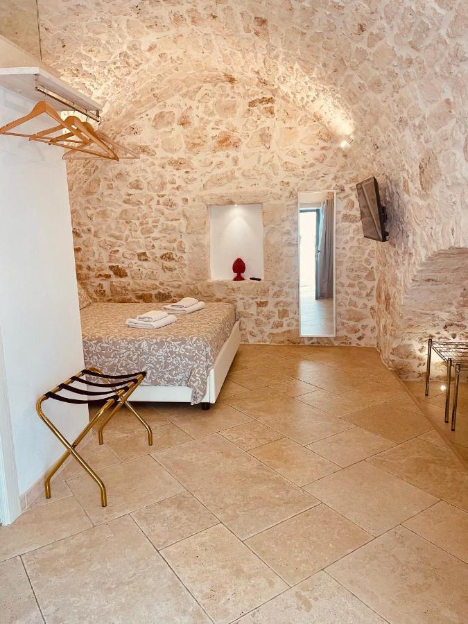 White Room Ostuni Bagian luar foto